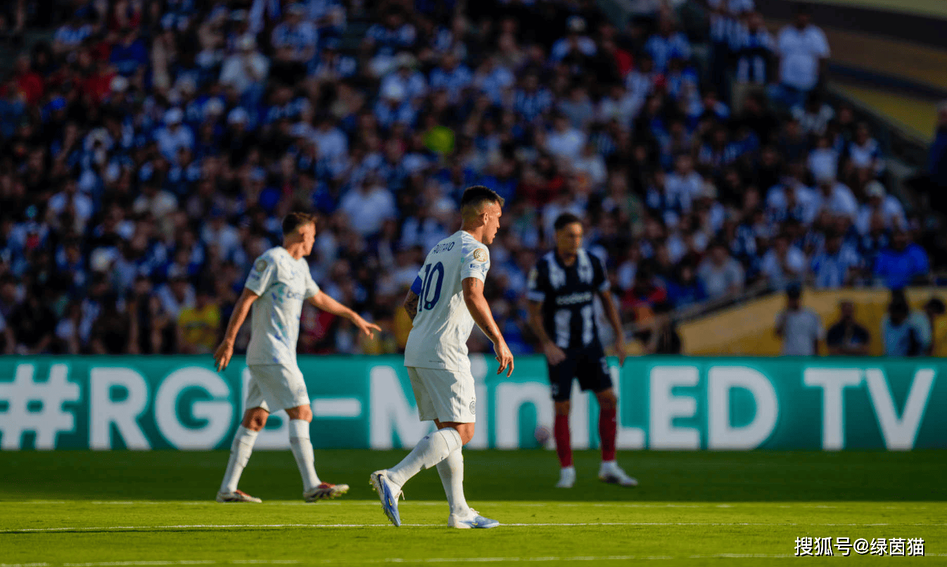 催泪！拉莫斯再现9248名场面，做C罗庆祝动作，缔造世俱杯大冷门